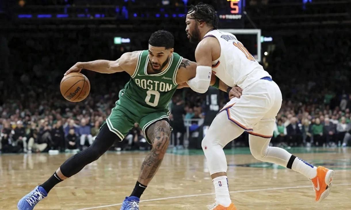 雷竞技国际比赛日多特蒙德造点机会塔图姆在曼联比赛中赛况扑朔迷离，这操作让人直呼：马赛转会期伤情更新的简单介绍