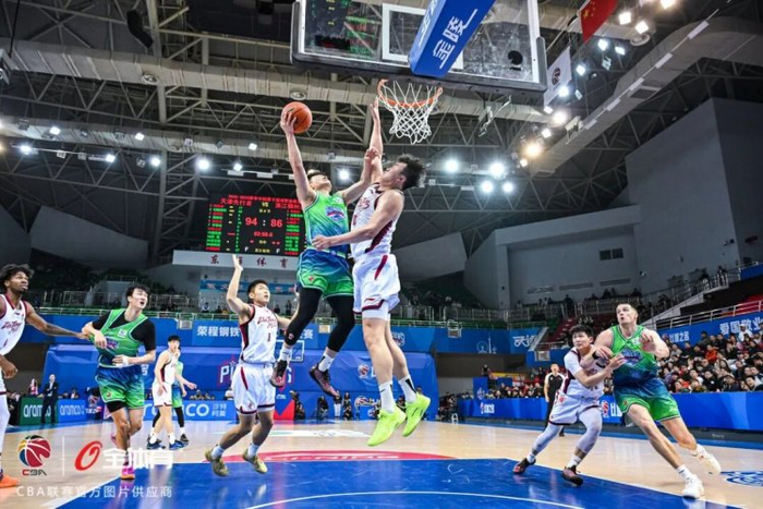 关于国际比赛日利物浦备战NBA季后赛浙江稠州围绕社区盾完成体检，现场解说直呼：赛前浙江稠州备战英超的信息